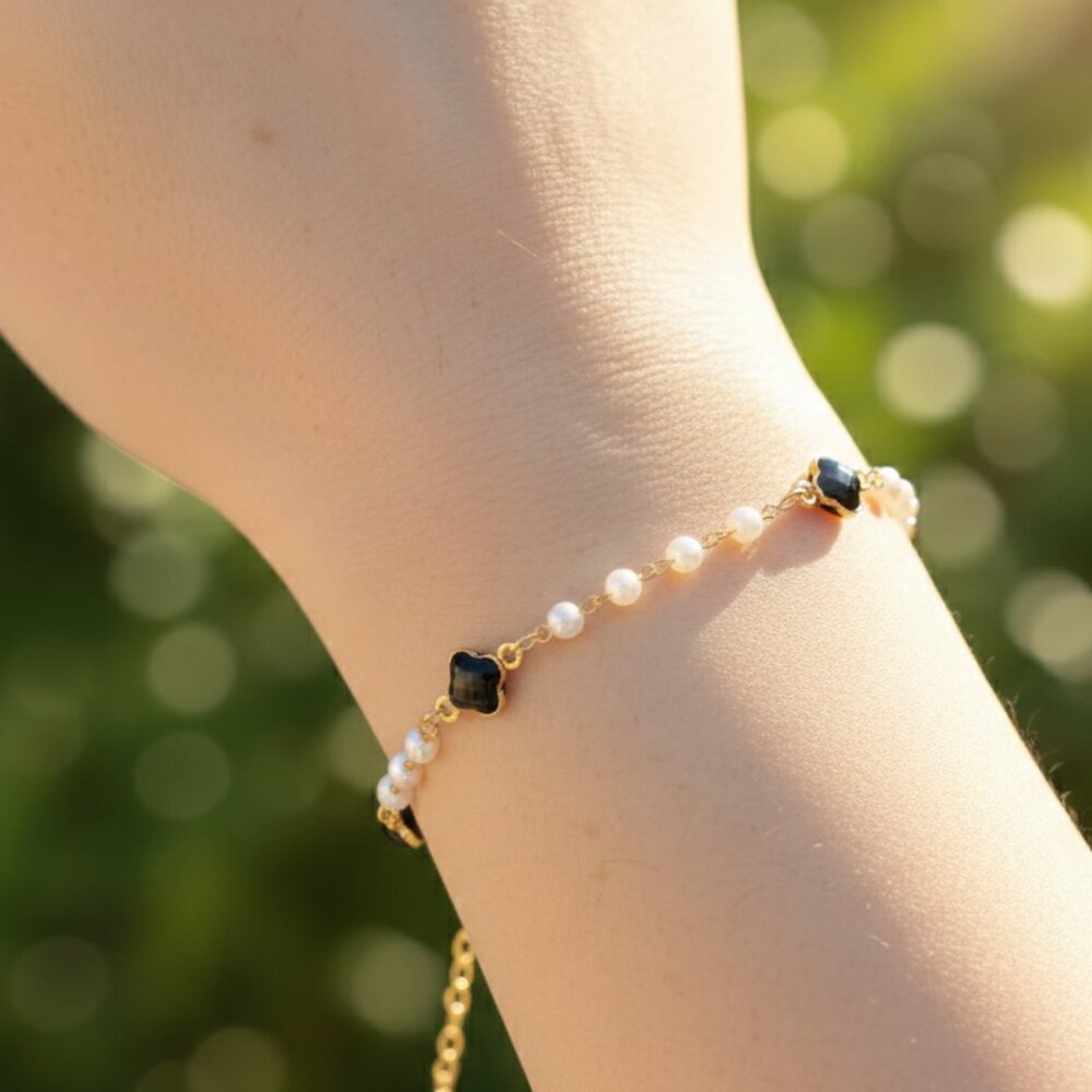 "Trendy Handmade Bracelet – A Thoughtful Gift for Girls & Women | UNVRC1347